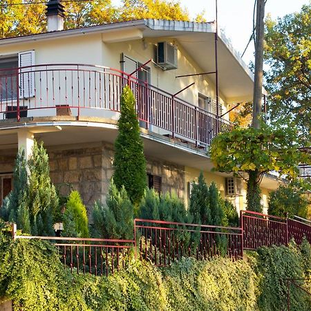 Apartments Cvitini Dvori Garjak Vrlika Esterno foto