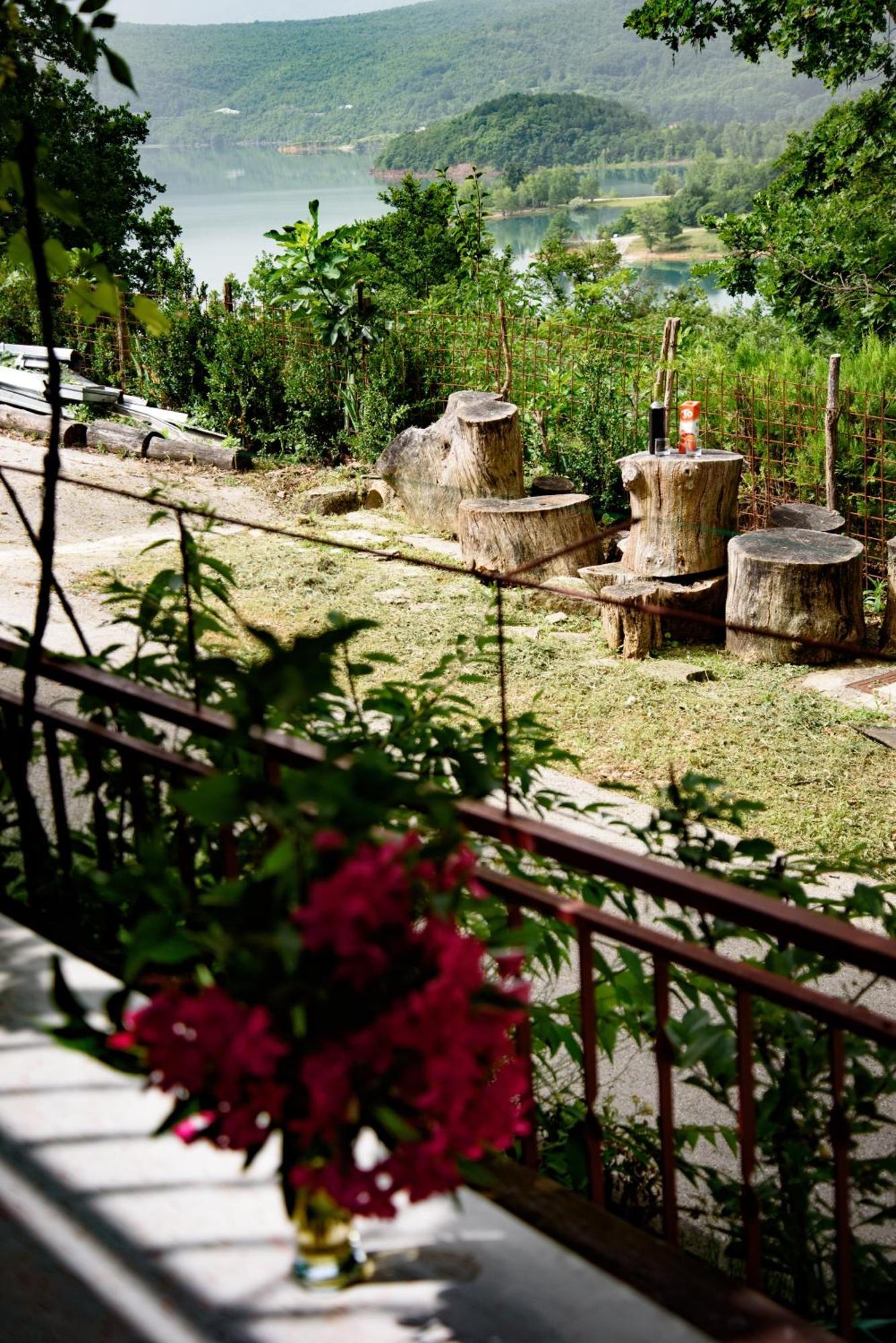 Apartments Cvitini Dvori Garjak Vrlika Esterno foto