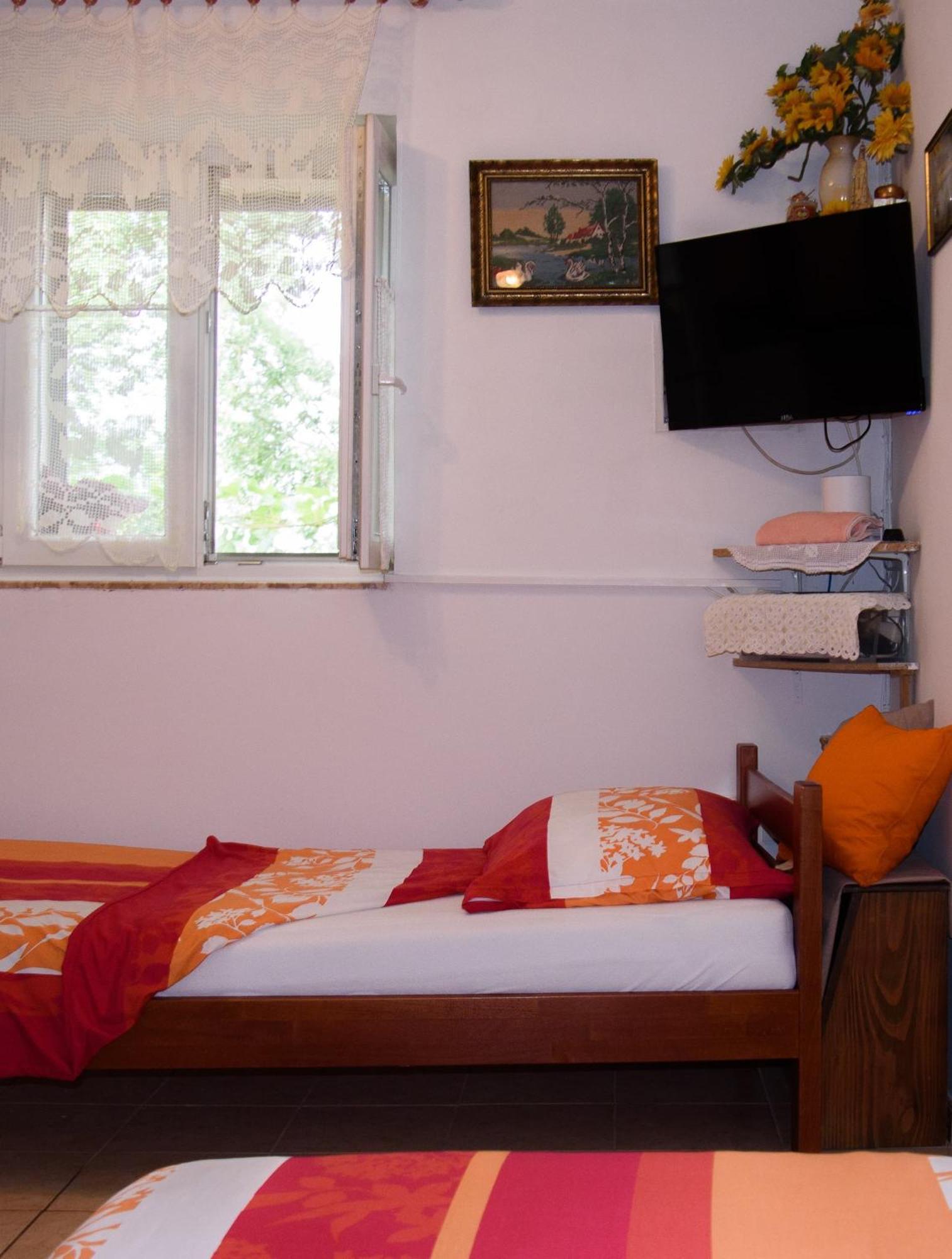 Apartments Cvitini Dvori Garjak Vrlika Esterno foto