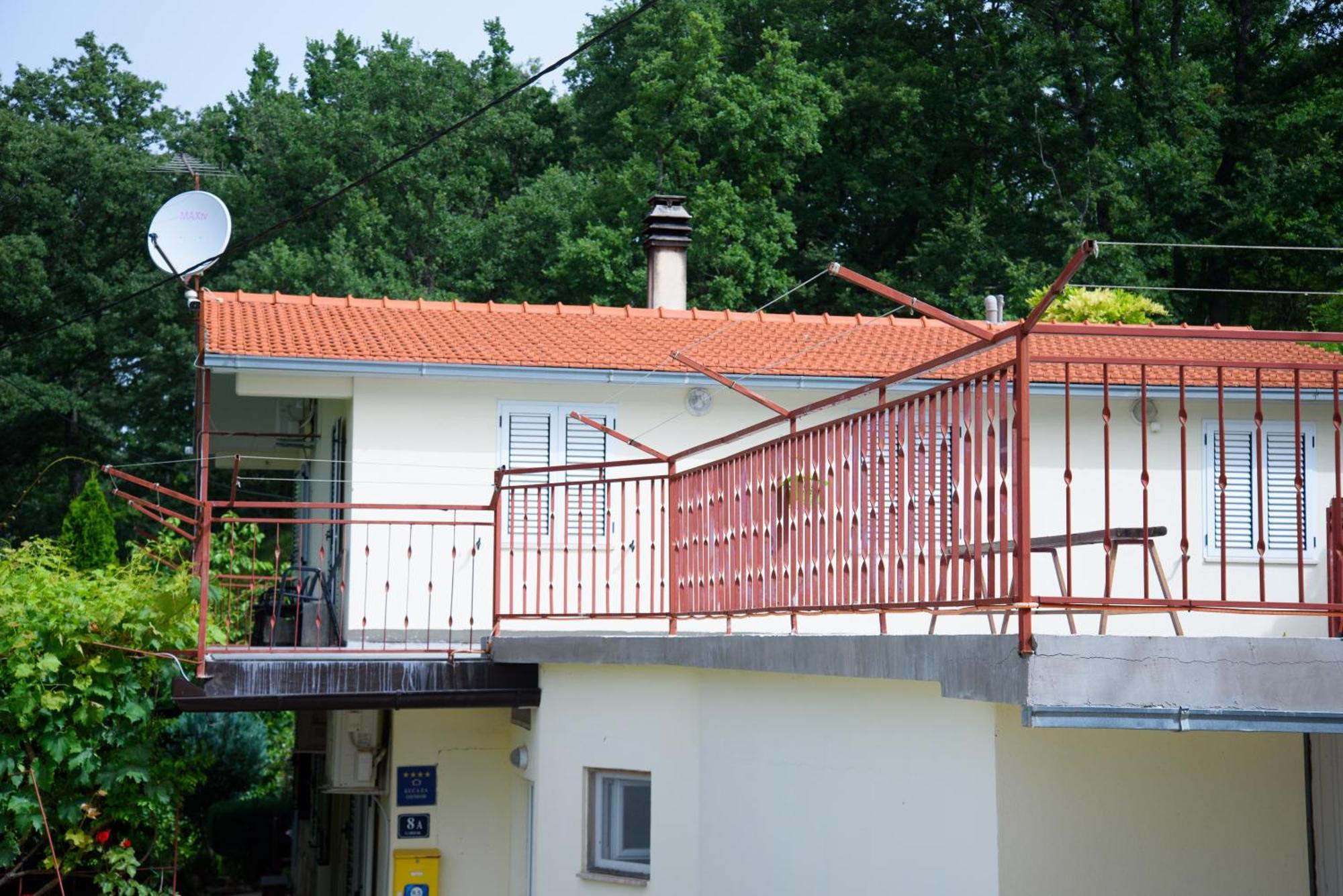 Apartments Cvitini Dvori Garjak Vrlika Esterno foto